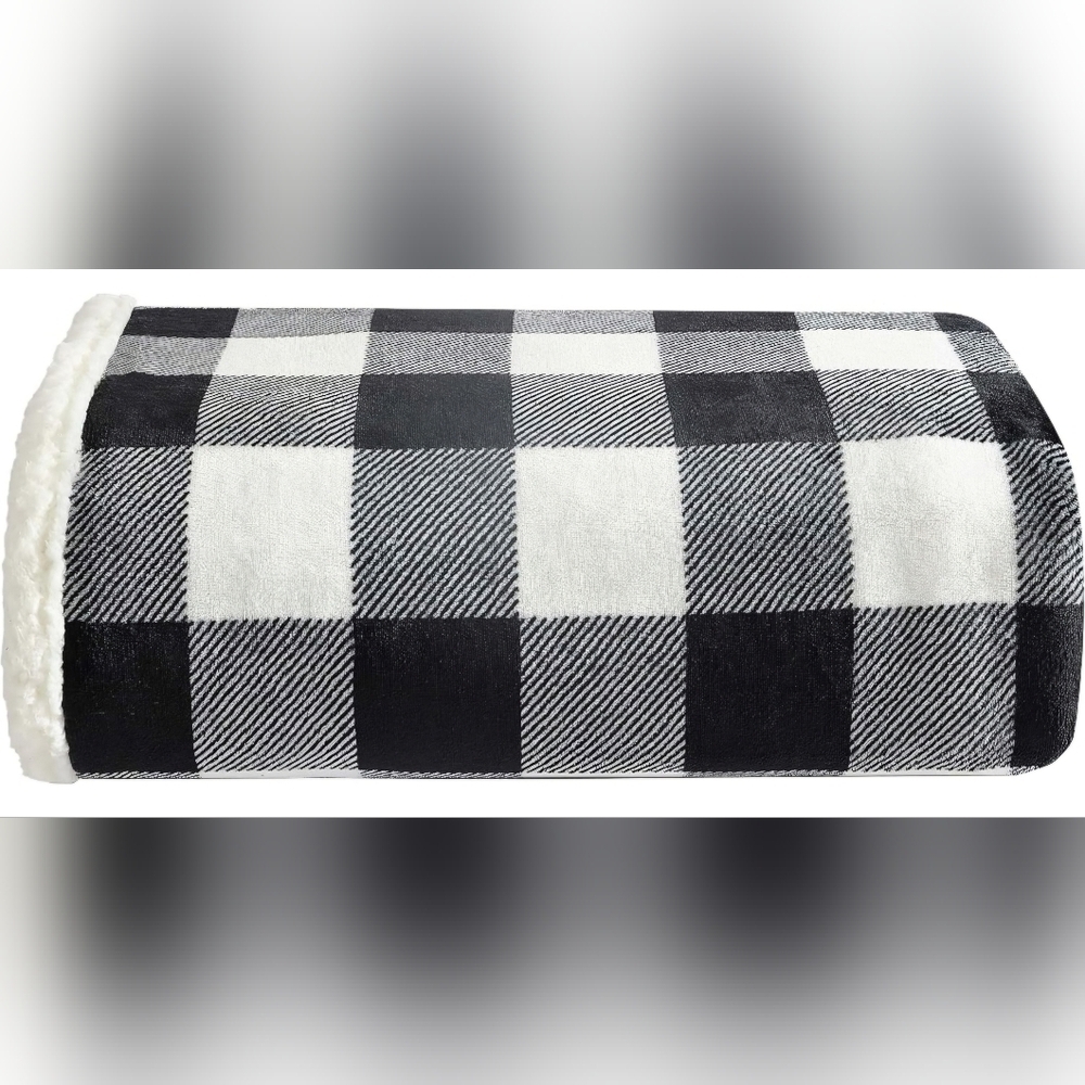 Eddie Bauer Cabin Plaid Black Fleece And Sherpa Throw/Blanket 50" x 60" New!